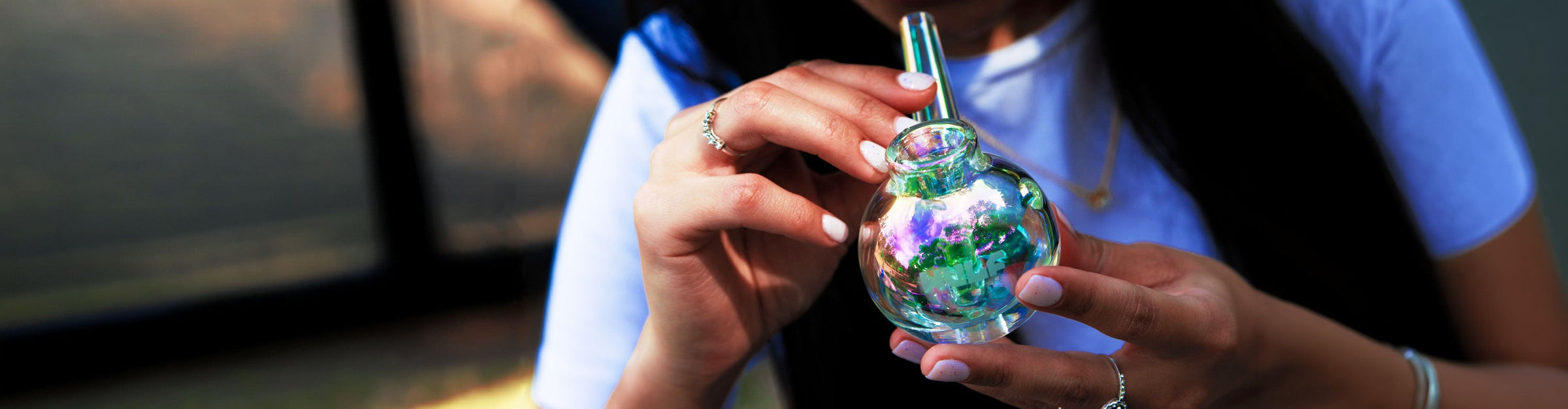 Woman holding Wulf Beek Bubbler
