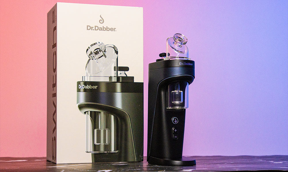 Dr. Dabber Switch vaporizer beside its retail box